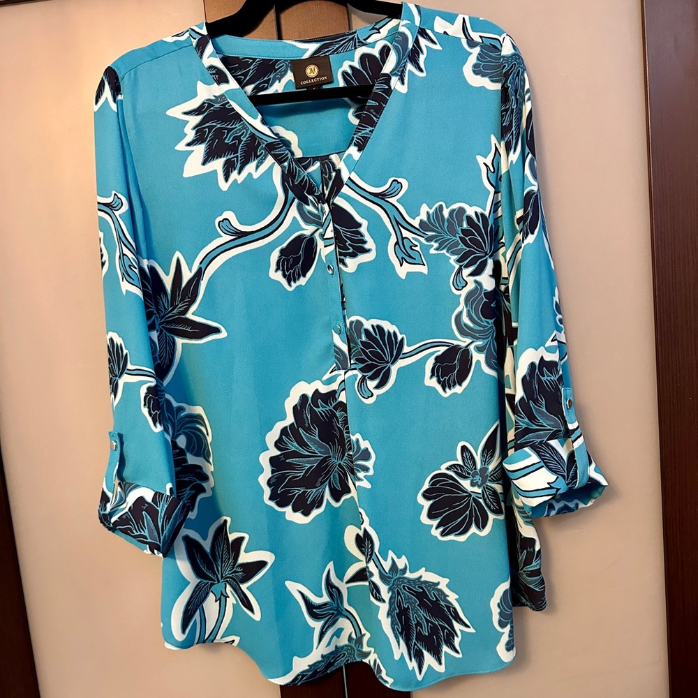 NWOT Blue Floral Blouse Size M